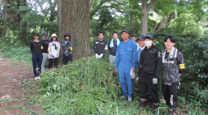 Cleaning scene of Morinji-numa Marsh